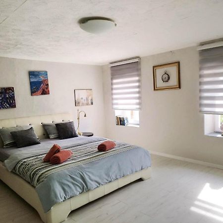 Apartment With Garden Hanja モスタル エクステリア 写真