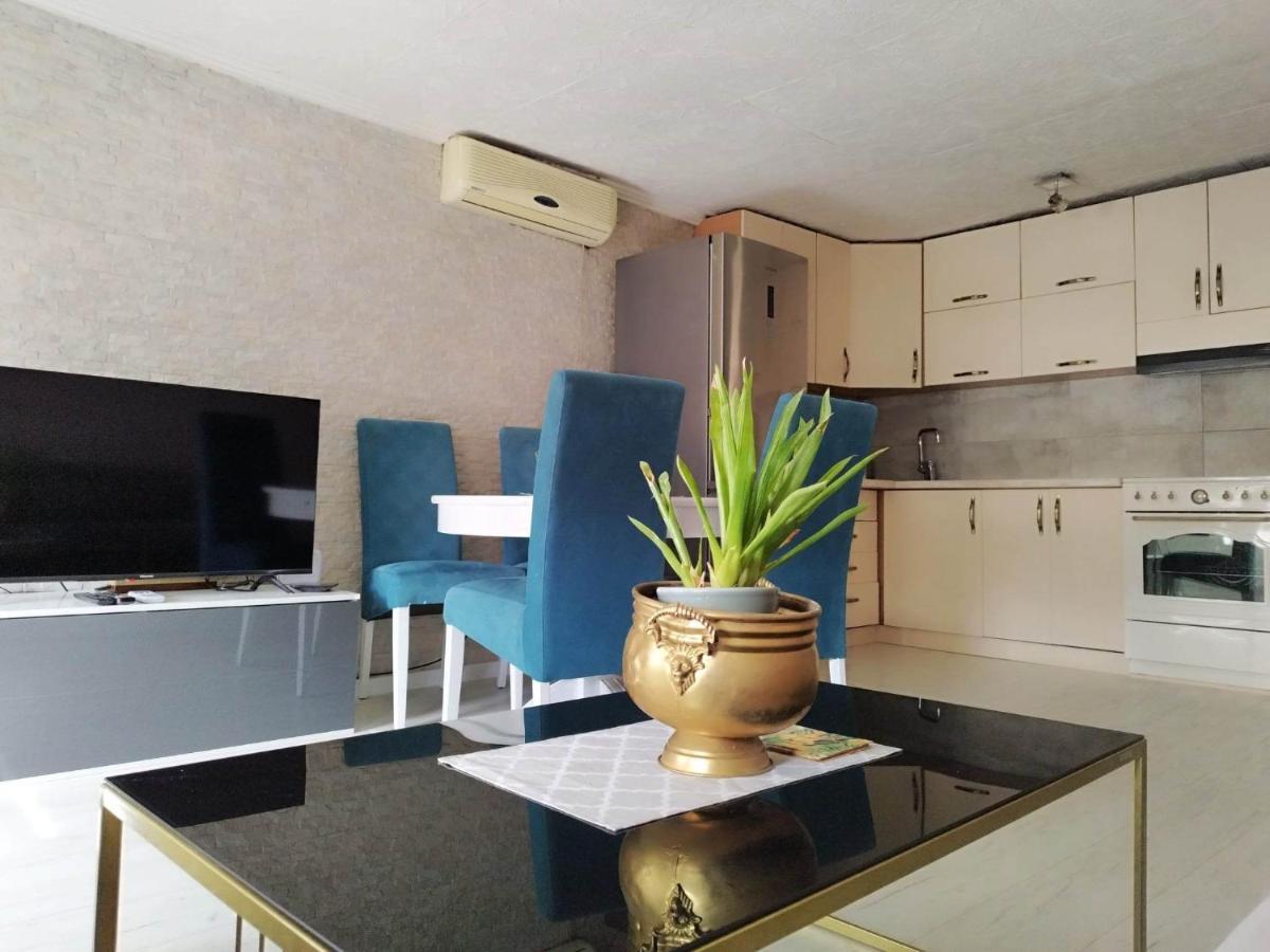 Apartment With Garden Hanja モスタル エクステリア 写真
