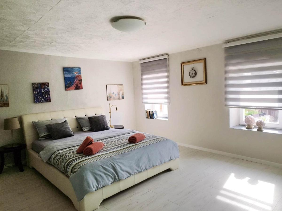 Apartment With Garden Hanja モスタル エクステリア 写真