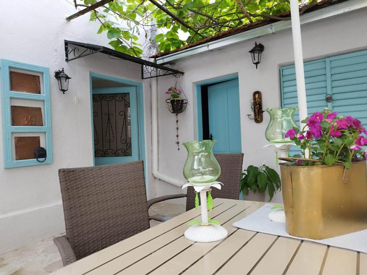 Apartment With Garden Hanja モスタル エクステリア 写真