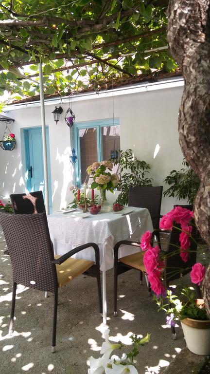 Apartment With Garden Hanja モスタル エクステリア 写真