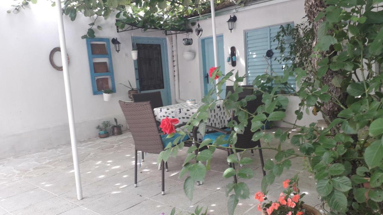 Apartment With Garden Hanja モスタル エクステリア 写真